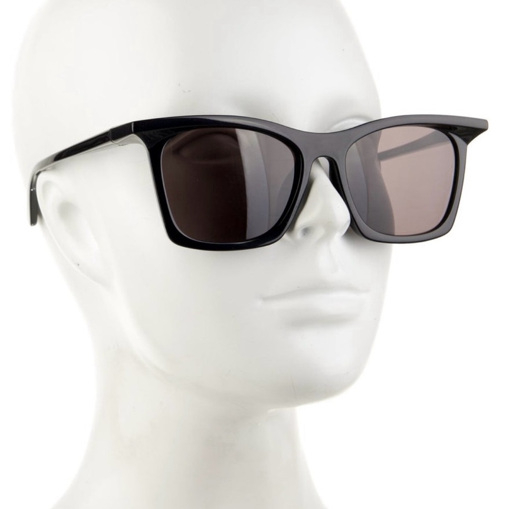 Balenciaga black sunglasses. comes w/case
